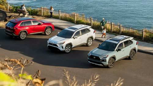 RAV4を賢く選ぶ！ シニア世代向け購入ガイド